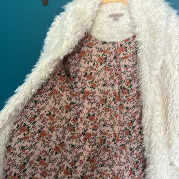 Fluffy jacket - Picture 2 of 4